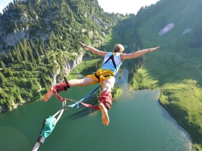 kaiyun官方-跨界激战，内马尔80分钟鏖战塞尔维亚，快船清晨应变启示热火备战欧冠，跨界激战启示录，内马尔鏖战塞尔维亚与快船应变如何点燃热火欧冠备战